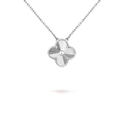 [Mystic]CLOVER 15MM LASER NECKLACE SILVER