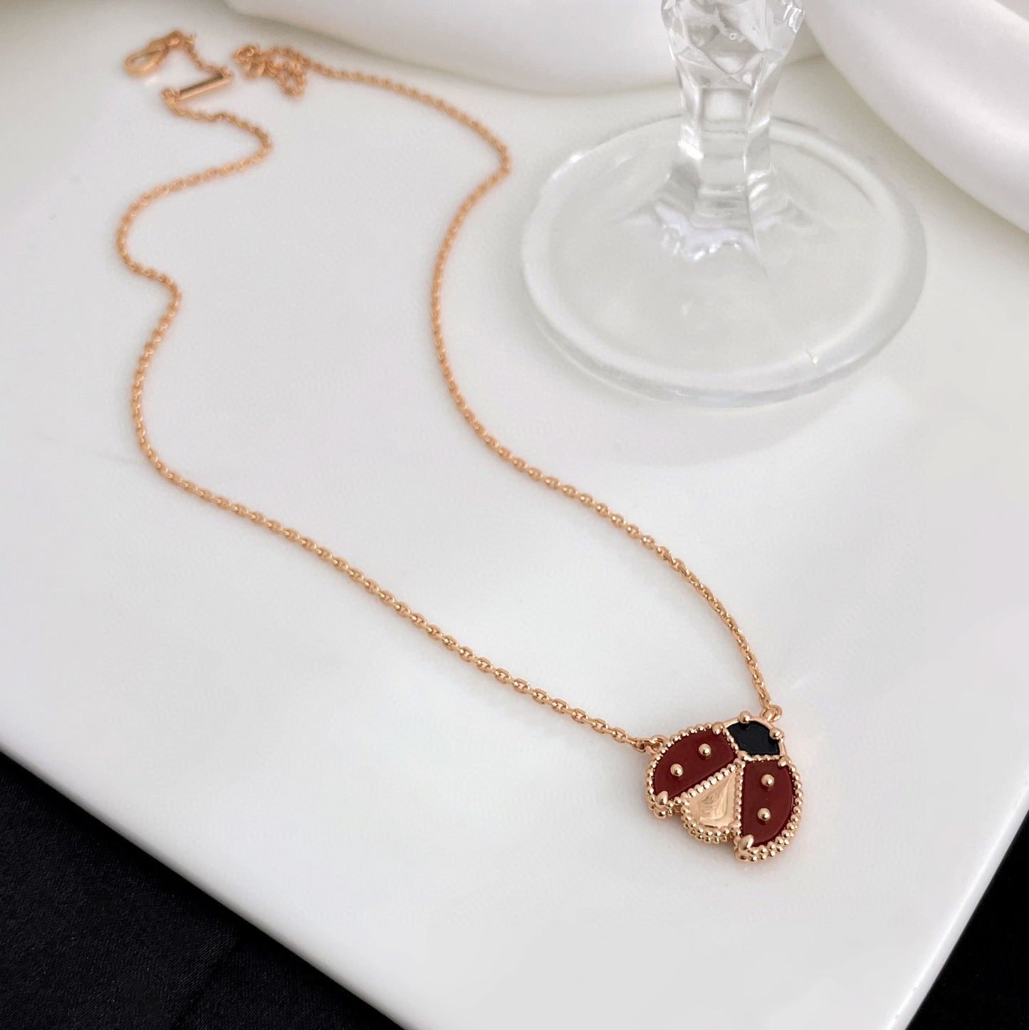 [Mystic Crown]LUCKY  CARNELIANS LADYBUG NECKLACE