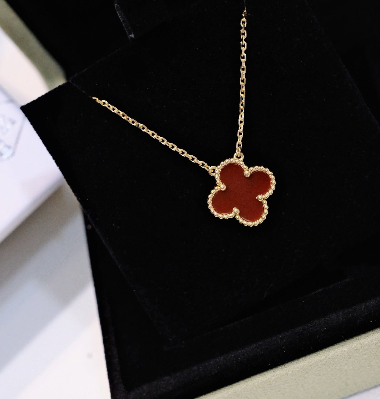 [Mystic]CLOVER 15MM CARNELIAN SINGLE FLOWER NECKLACE
