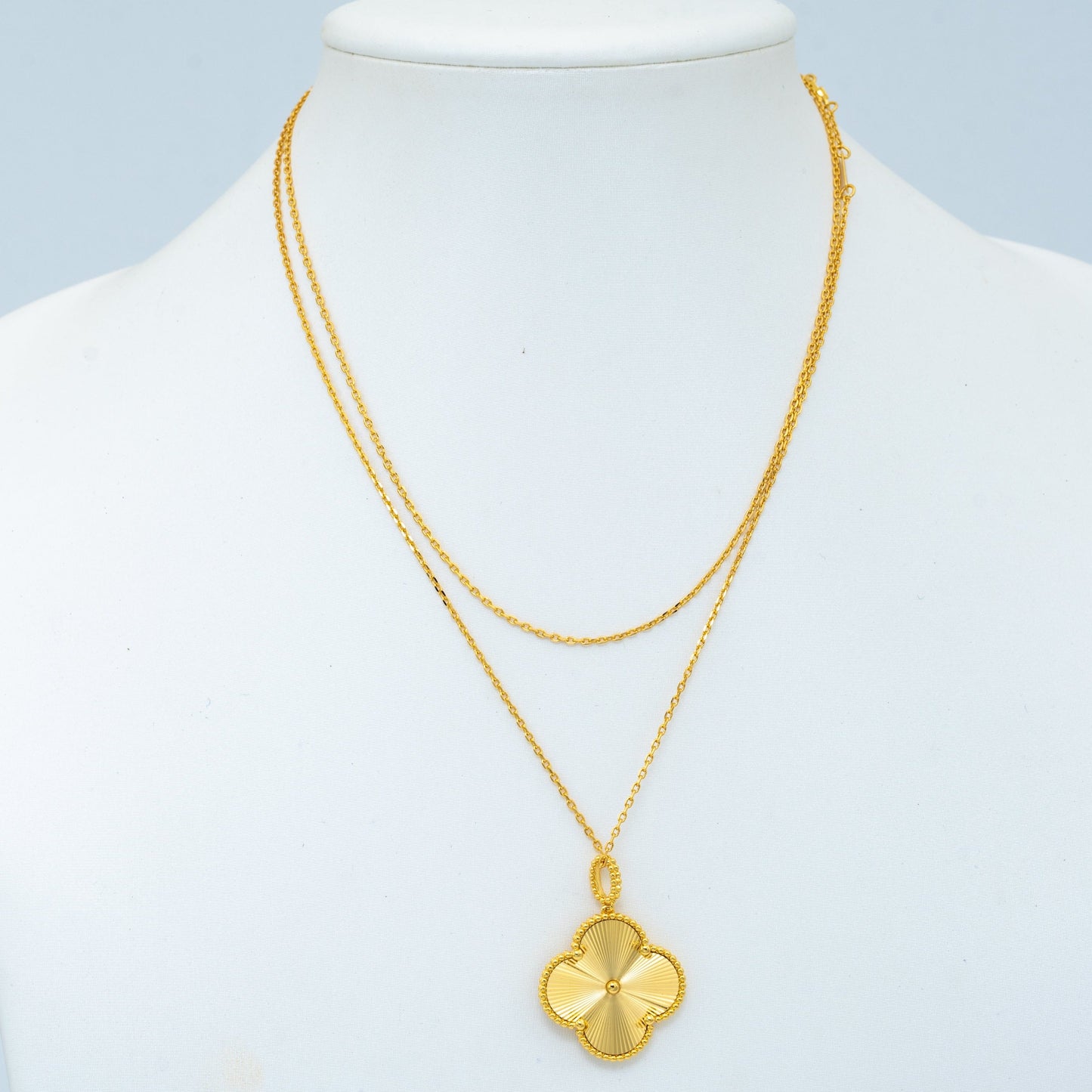 [Mystic]CLOVER 25MM PEDANT NECKLACE GOLD