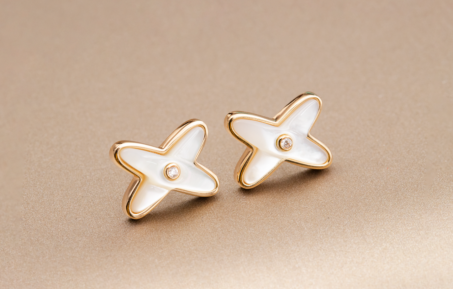 [Mystic Crown]JEUX DE WHITE MOP PINK GOLD DIAMOND EARRINGS