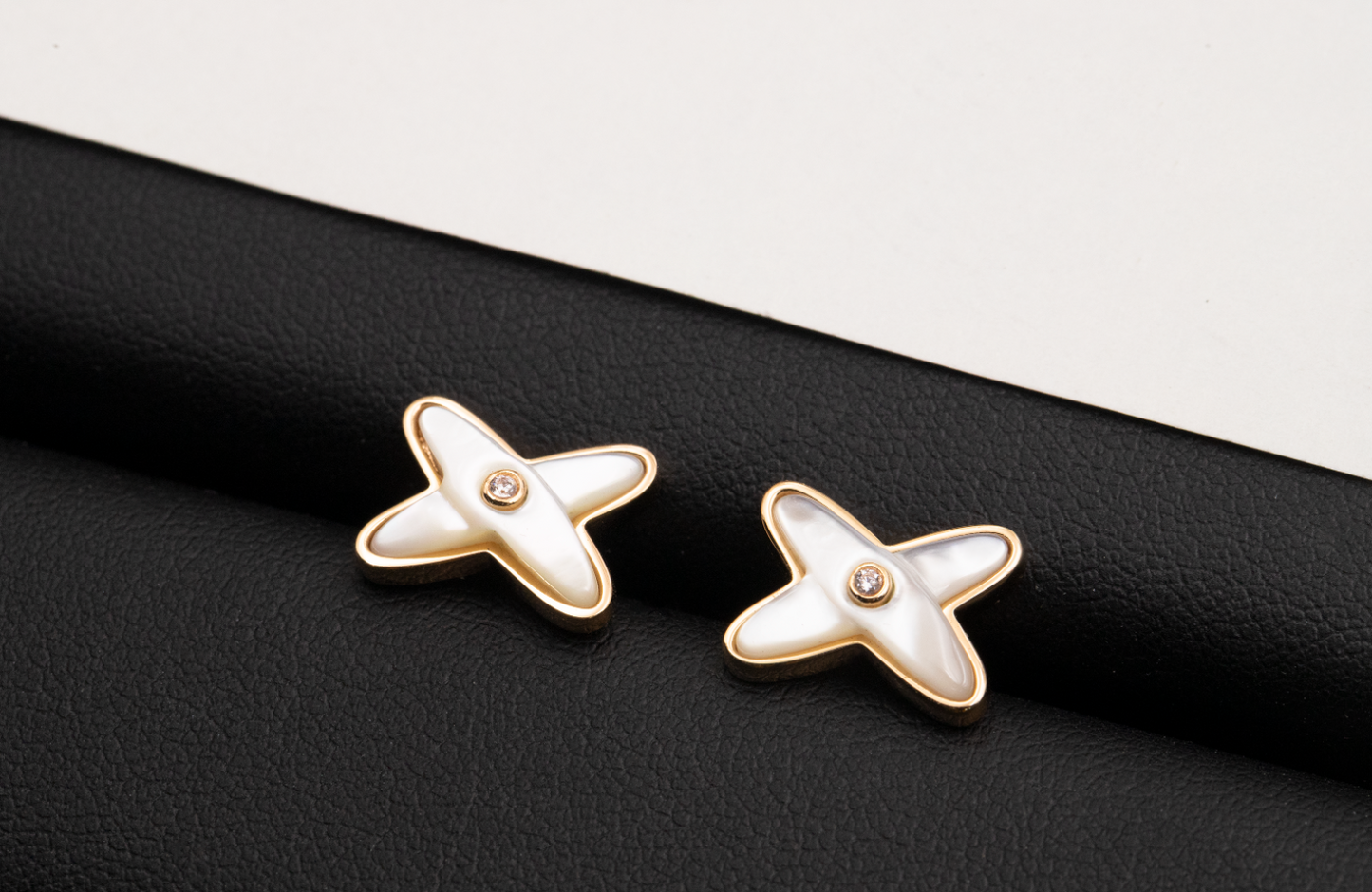 [Mystic Crown]JEUX DE WHITE MOP ROSE GOLD DIAMOND EARRINGS