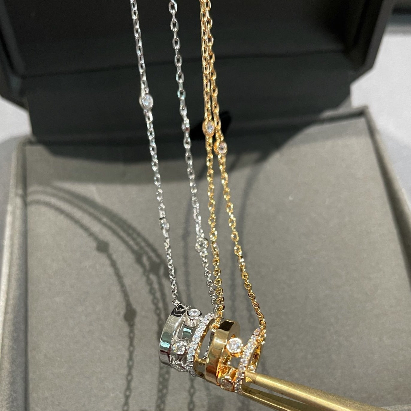 [Mysitc] CHAIN MOVE ROMANE PEDAND NECKLACE