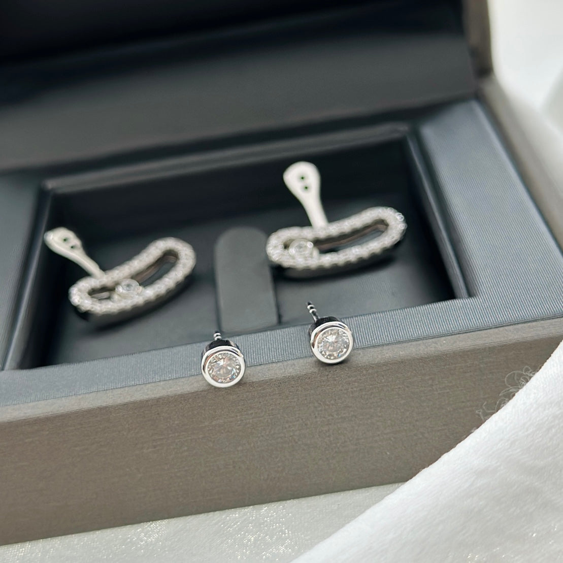 [Mysitc] MOVE UNO SILVER DIAMOND EARRINGS