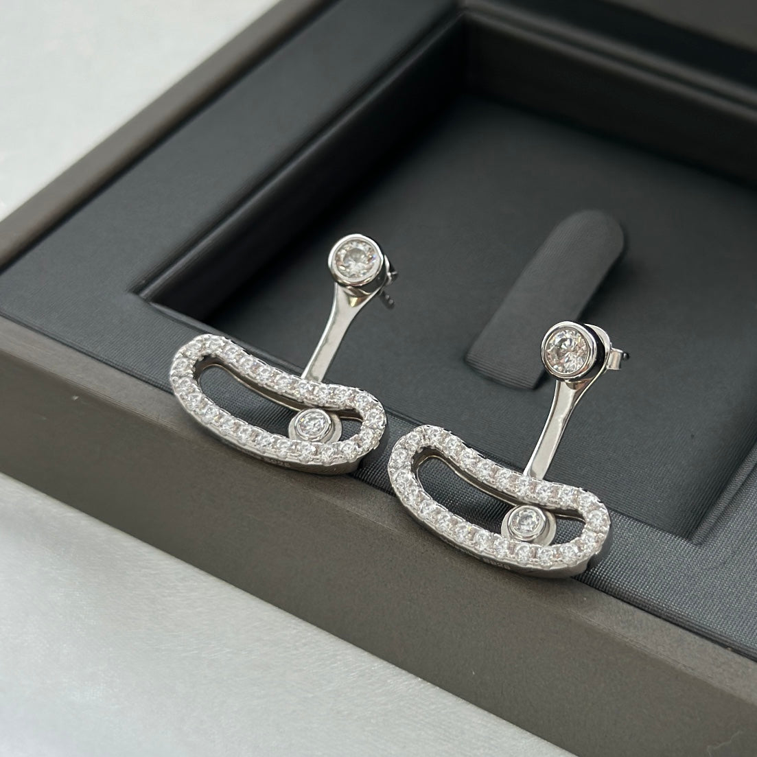 [Mysitc] MOVE UNO SILVER DIAMOND EARRINGS