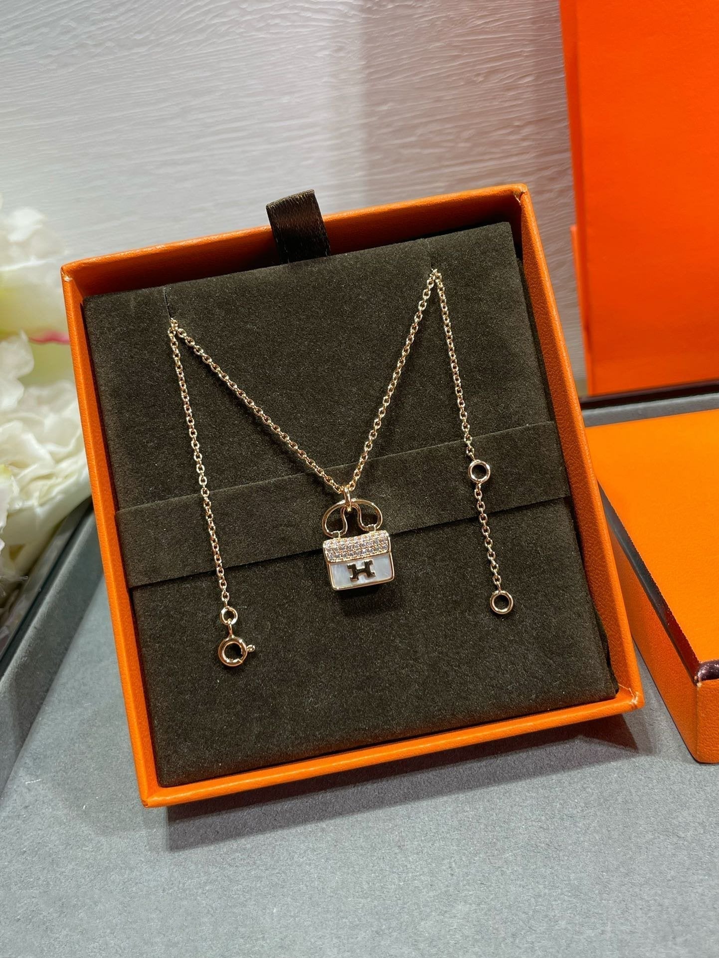 [Mystic]H CIRCE MOISSANITE PENDANT NECKLACE GOLD