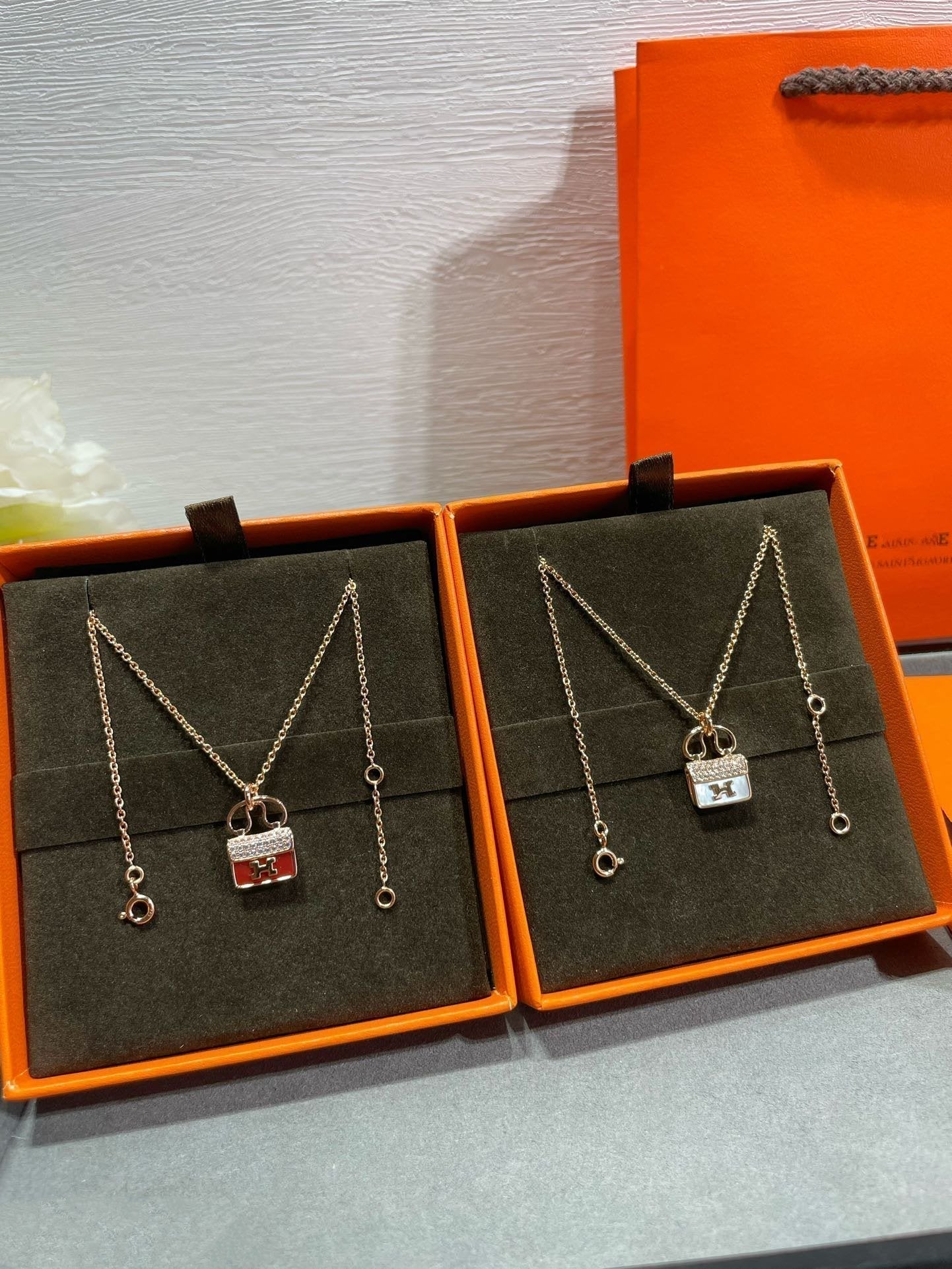 [Mystic]H CIRCE MOISSANITE PENDANT NECKLACE GOLD