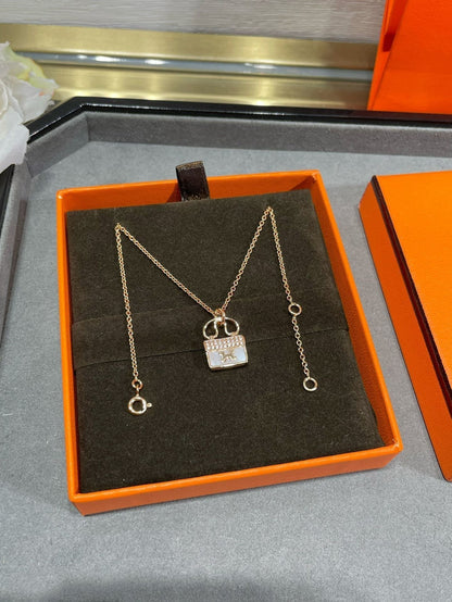 [Mystic]H CIRCE MOISSANITE PENDANT NECKLACE GOLD