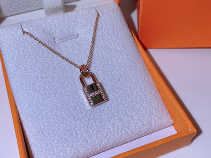 [Mystic]HM ADVANCED NICHE LOCK HEAD NECKLACE DIAMONDS