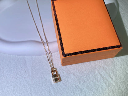 [Mystic]HM ADVANCED NICHE LOCK HEAD NECKLACE DIAMONDS
