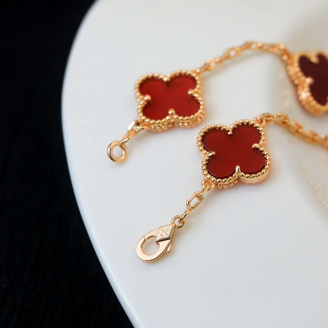[Mystic]CLOVER 5 MOTIFS RED AGATE  BRACELET