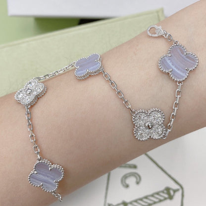 [Mystic] Armband aus Silber mit Kleeblattmotiv und fünf Diamanten in Lila und Chalcedon 