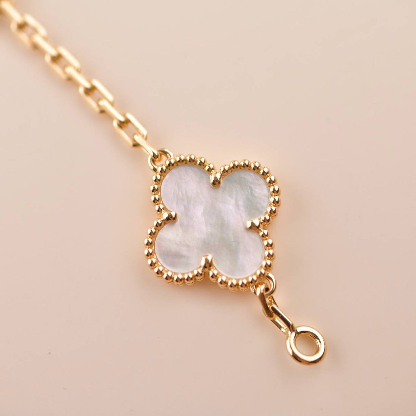 [Mystic]CLOVER  5 MOTIF WHITE MOP BRACELET