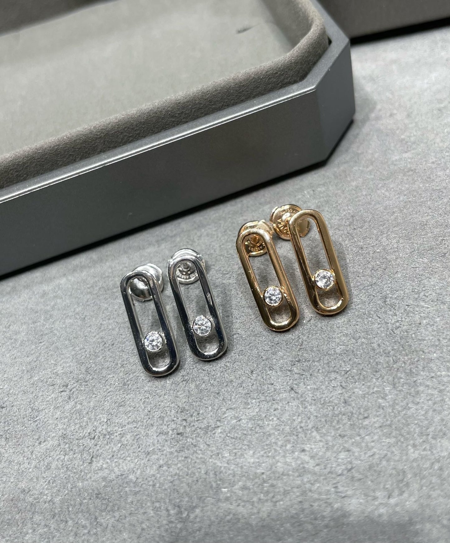 [Mysitc] MOVE UNO SMALL 1 DIAMOND EARRINGS
