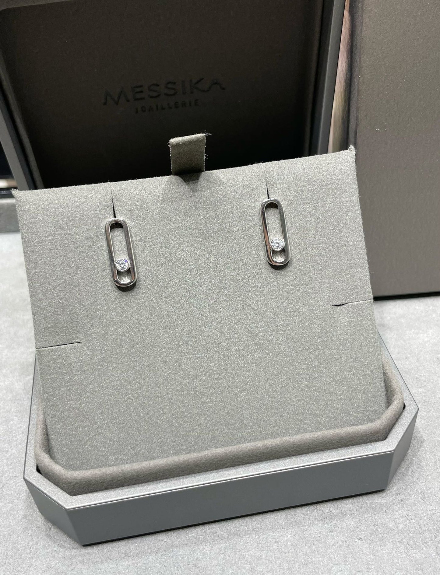 [Mysitc] MOVE UNO SMALL 1 DIAMOND EARRINGS