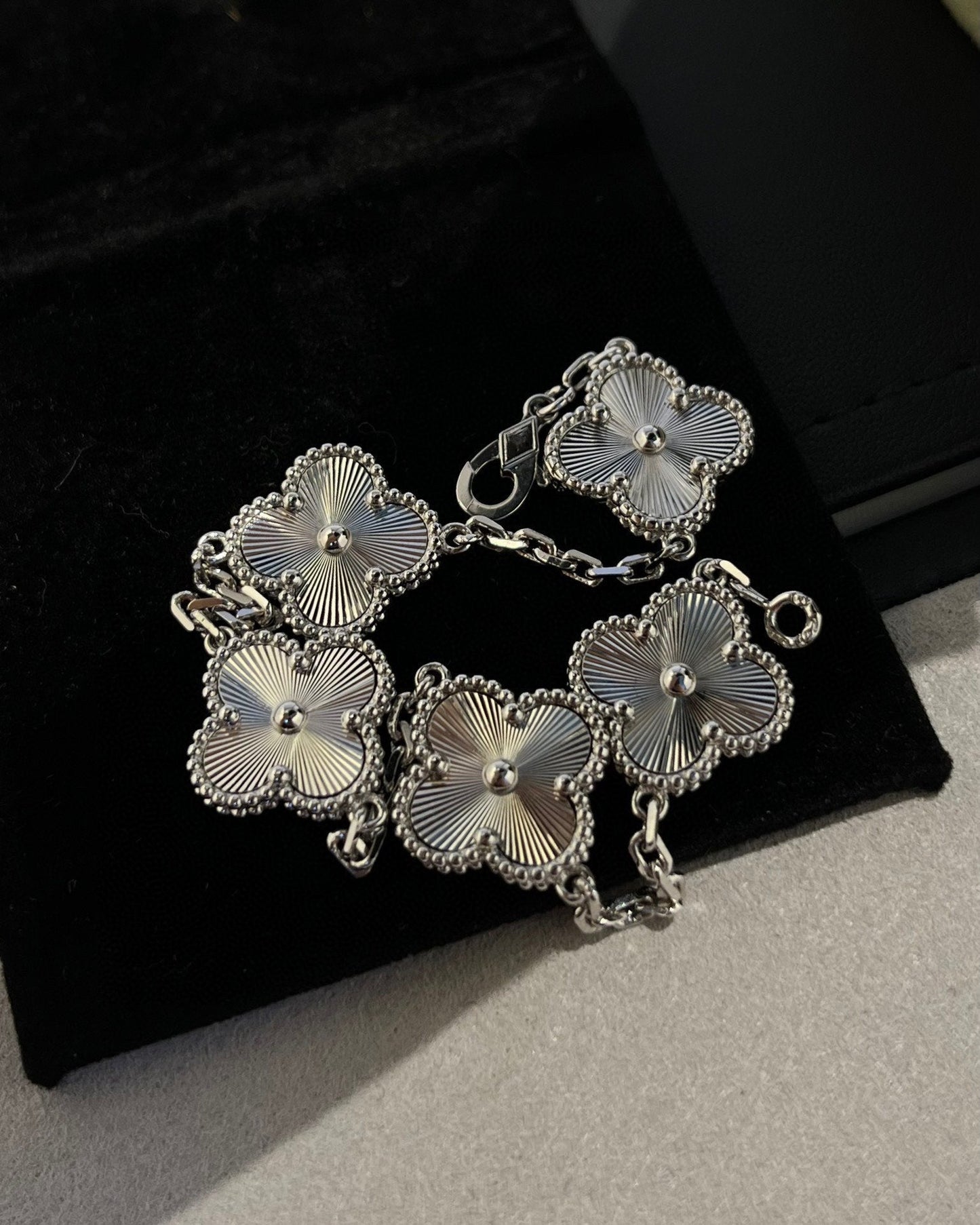 [Mystic]CLOVER SILVER 5 MOTIFS BRACELET